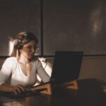 Como estudar pela internet de graça